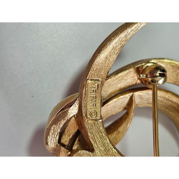 *Sale* Trifari with crown vintage brooch - Picture 4 of 10